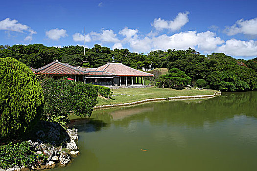 bùng nổ đá quý